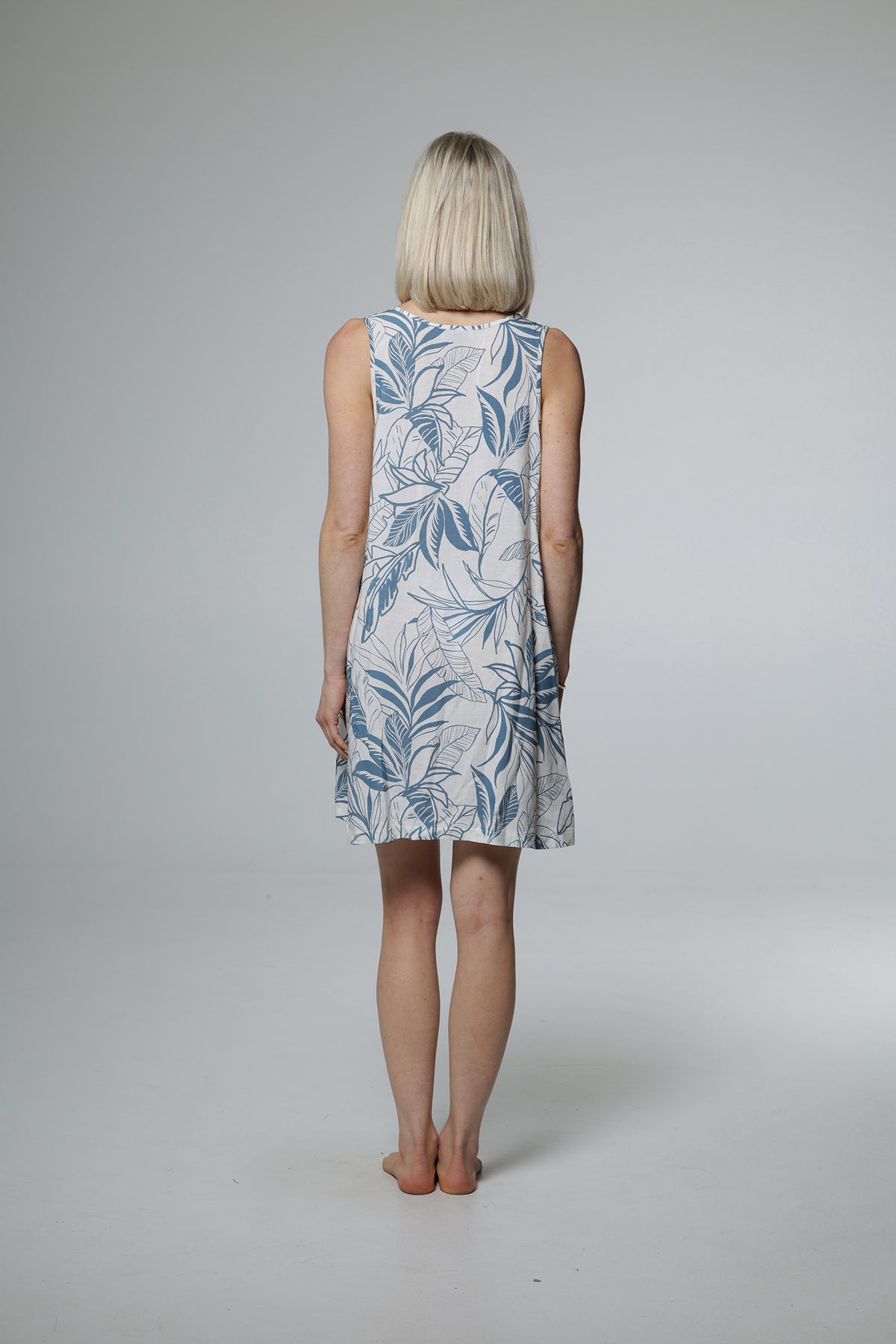 SALE J. Valdi Cote D'Aazur Tie Front Dress Cover Up